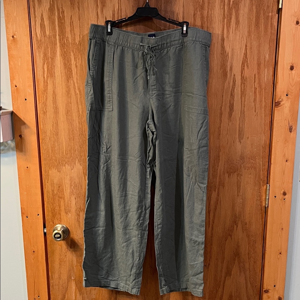 GAP Women’s Linen Blend Pants in Olive Green
